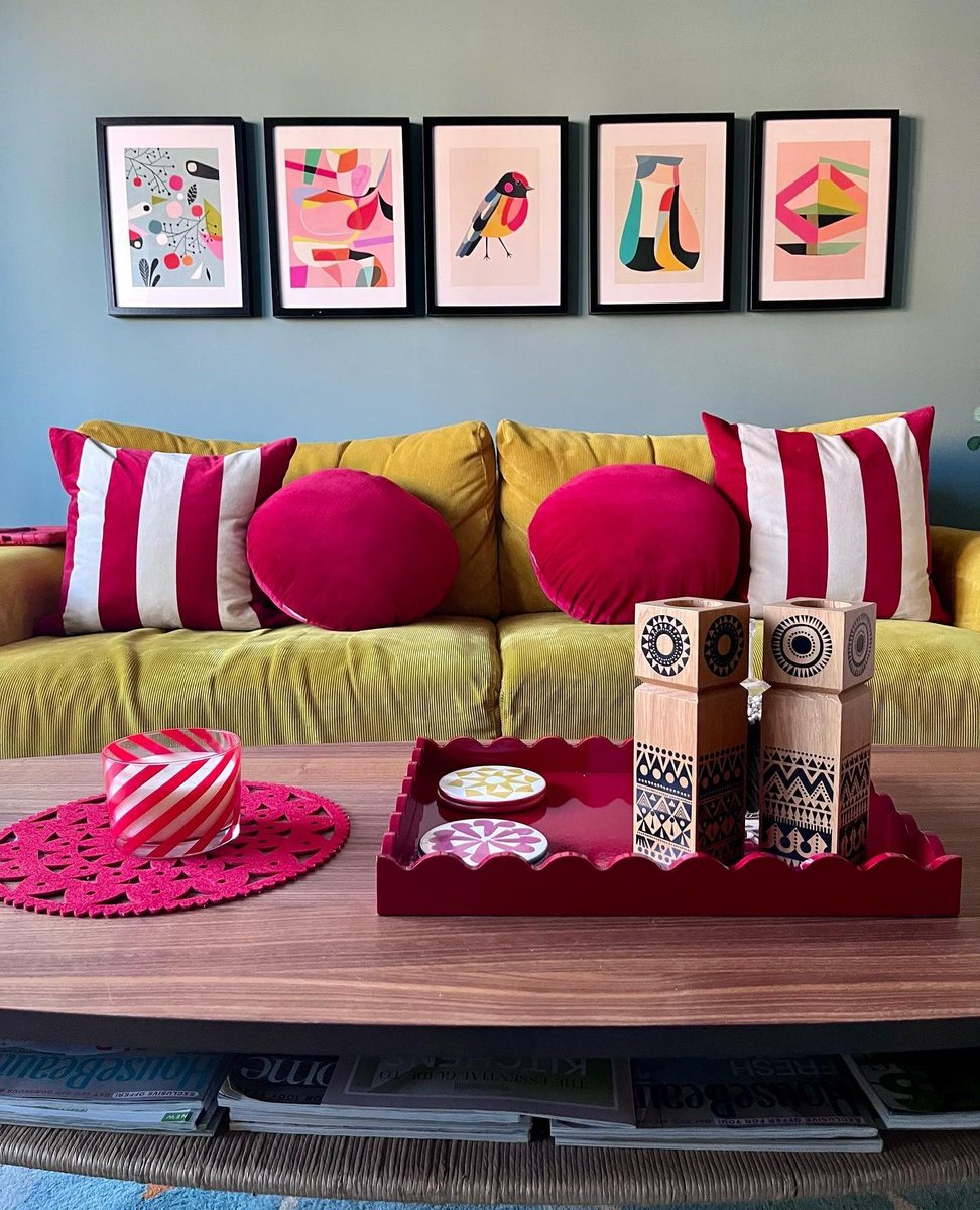 Happy Year of the Dragon! Auspicious reds and yellows are symbols of joy, vitality and prosperity in Chinese culture. 

Do you link colours with feelings, hopes and dreams?

🔎 Handmade:

Red velvet cushions - £9.99
Pure cotton stripe fabric - £6.99 per metre

@fromcity2suburb