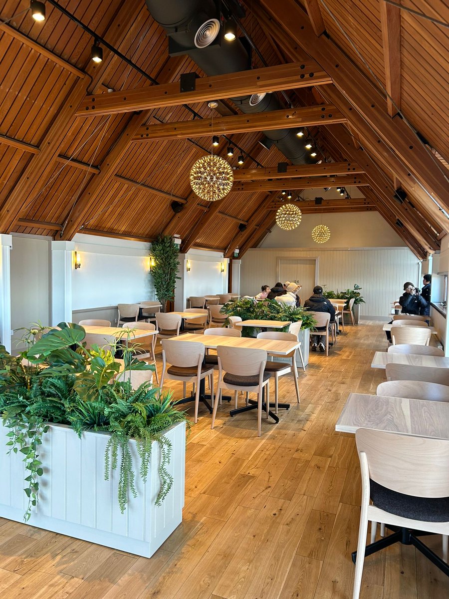 edinburghcastle's tweet image. We are happy to welcome you all back to our newly refurbished Redcoat Café ☕🍰

If you are visiting us over the weekend, pop in for a warm beverage or even a tasty slice of cake 😋