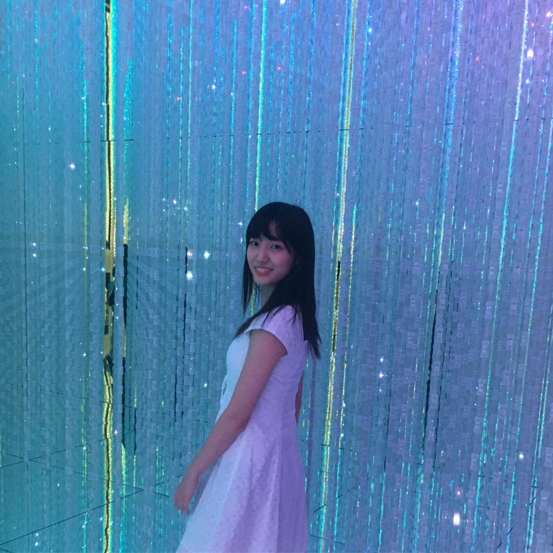 Ahn_jinsol's tweet photo. 昨日は麻布台ヒルズ森ビルで再開場した #teamlap borderless に
#下尾みう1st写真集 を持って行ってきました。 お台場のメガウェブの隣にいたとき、みうちゃんが行ってきたところです。
#僕だけのもの #시타오미우
#AKB48 #下尾みう https://t.co/oiq3j7vhkG