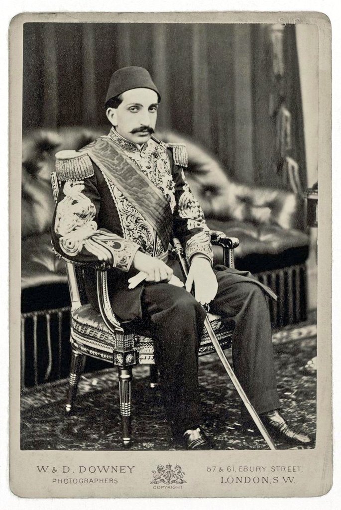 Vefatının 106.yılında Dedem Sultan Abdülhamid Han'ı rahmet ile anıyorum. Tarih Sultan II. Abdülhamid Han'ı daima minnet ve şükranla yâd edecektir.🇹🇷