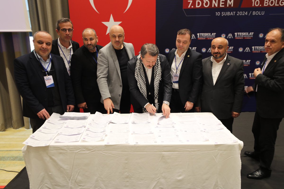 _aliyalcin_'s tweet photo. Bolu, Bartın, Düzce, Karabük, Sakarya ve Zonguldak teşkilatlarımızın katılımları ile gerçekleştirdiğimiz ‘10. Bölge Teşkilat Eğitimi’mizin  hayırlara vesile olmasını diliyorum. 

Teşkilat Eğitimi  kapsamında sunumlar yaparak bilgi ve tecrübelerini paylaşan hocalarımıza, ev sahibi şube başkanlarımızın şahsında Eğitim-Bir-Sen Bolu Şubelerimize, mesuliyet-sorumluluk duygusu ile vaktin erken saatinde programa eksiksiz katılan teşkilat liderlerimize ayrı ayrı teşekkür ediyorum. 

Sendikamıza yeni üye olan eğitim çalışanlarımızın selamı ve formları ile toplantıya katılan teşkilatlarımızla kararlıyız. Örgütlülüğümüz daha da büyüyecek, tüm şubelerimizde büyüme hedefimizin üzerine çıkacak, gücüne güç katmış bir teşkilat olarak eğitim çalışanlarına yeni yeni kazanımlar elde edeceğiz.

@EBS_Bolu_1 | @ebsbolu2