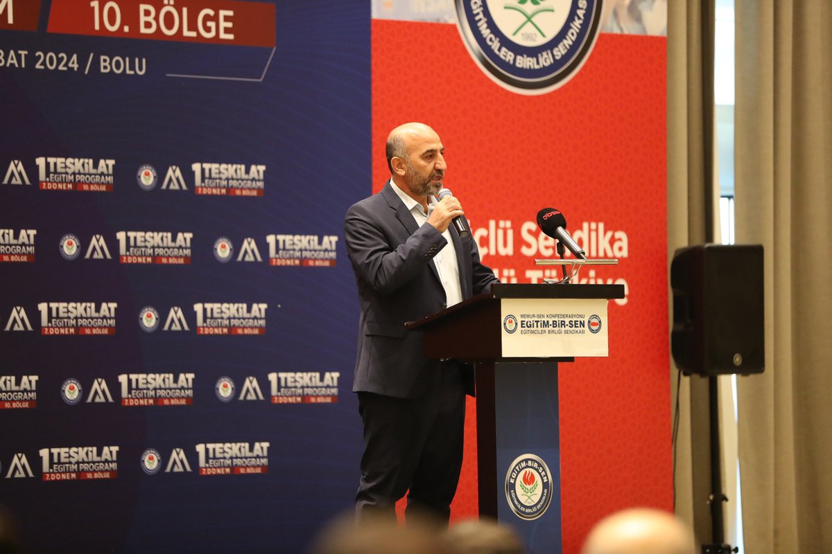 _aliyalcin_'s tweet photo. Bolu, Bartın, Düzce, Karabük, Sakarya ve Zonguldak teşkilatlarımızın katılımları ile gerçekleştirdiğimiz ‘10. Bölge Teşkilat Eğitimi’mizin  hayırlara vesile olmasını diliyorum. 

Teşkilat Eğitimi  kapsamında sunumlar yaparak bilgi ve tecrübelerini paylaşan hocalarımıza, ev sahibi şube başkanlarımızın şahsında Eğitim-Bir-Sen Bolu Şubelerimize, mesuliyet-sorumluluk duygusu ile vaktin erken saatinde programa eksiksiz katılan teşkilat liderlerimize ayrı ayrı teşekkür ediyorum. 

Sendikamıza yeni üye olan eğitim çalışanlarımızın selamı ve formları ile toplantıya katılan teşkilatlarımızla kararlıyız. Örgütlülüğümüz daha da büyüyecek, tüm şubelerimizde büyüme hedefimizin üzerine çıkacak, gücüne güç katmış bir teşkilat olarak eğitim çalışanlarına yeni yeni kazanımlar elde edeceğiz.

@EBS_Bolu_1 | @ebsbolu2