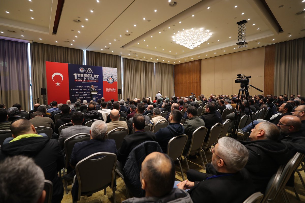 _aliyalcin_'s tweet photo. Bolu, Bartın, Düzce, Karabük, Sakarya ve Zonguldak teşkilatlarımızın katılımları ile gerçekleştirdiğimiz ‘10. Bölge Teşkilat Eğitimi’mizin  hayırlara vesile olmasını diliyorum. 

Teşkilat Eğitimi  kapsamında sunumlar yaparak bilgi ve tecrübelerini paylaşan hocalarımıza, ev sahibi şube başkanlarımızın şahsında Eğitim-Bir-Sen Bolu Şubelerimize, mesuliyet-sorumluluk duygusu ile vaktin erken saatinde programa eksiksiz katılan teşkilat liderlerimize ayrı ayrı teşekkür ediyorum. 

Sendikamıza yeni üye olan eğitim çalışanlarımızın selamı ve formları ile toplantıya katılan teşkilatlarımızla kararlıyız. Örgütlülüğümüz daha da büyüyecek, tüm şubelerimizde büyüme hedefimizin üzerine çıkacak, gücüne güç katmış bir teşkilat olarak eğitim çalışanlarına yeni yeni kazanımlar elde edeceğiz.

@EBS_Bolu_1 | @ebsbolu2