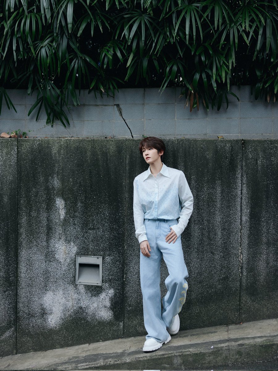 Liuyu_Fanclub's tweet photo. 240210 LIU YU STUDIO Weibo Update
You bring spring in the middle of winter.🌱
⏰ TODAY 7:30PM (GMT+8)
📍 GDTV
#Liuyu #刘宇 #劉宇
#リュウユ #리우위 #หลิวอวี่ #LưuVũ
#广东卫视 #GDTV #SpringFestivalGala
#广东卫视龙年湾区春晚 https://t.co/FrnOjWqH3Q