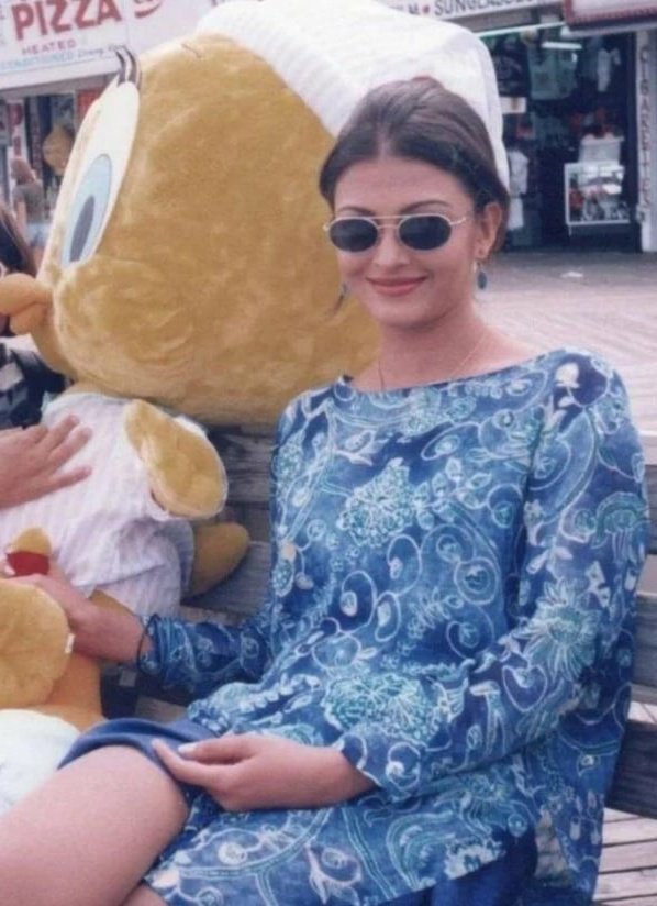 Teddy Day 🥰
#AishwaryaRaiBachchan
#teddyday