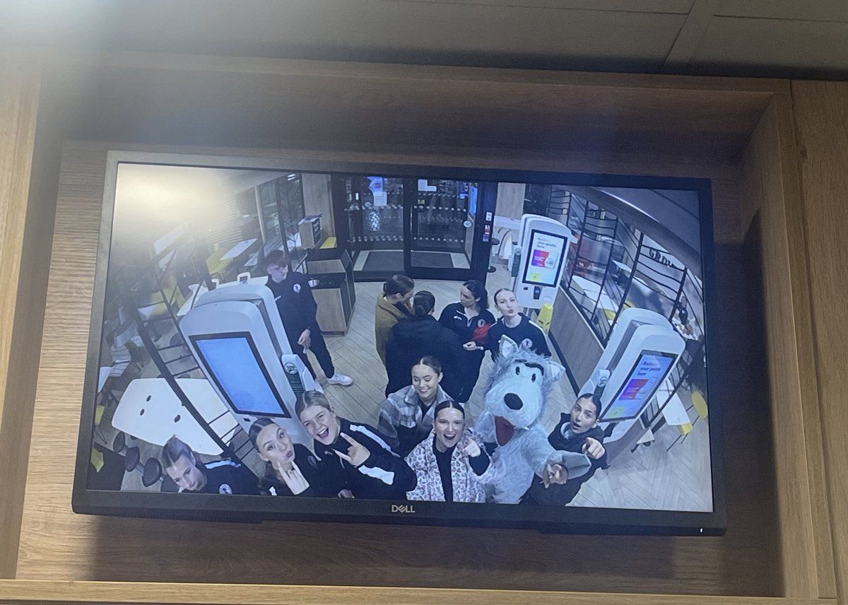 #whereswonk 
On our way to <a href="/SotonDance/">Union Soton Dance</a> 🤩🤩