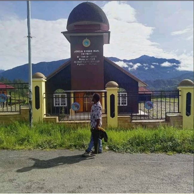 @audioyoga @gara_nam @VeronicaKoman ubah dibagian mana kira-kira?
sudah jelas di depan SMA 1 Ilaga dan Gereja Kingmi Papua di Ilaga.Samping jalan penghubung kampung Kago-Gome kok.