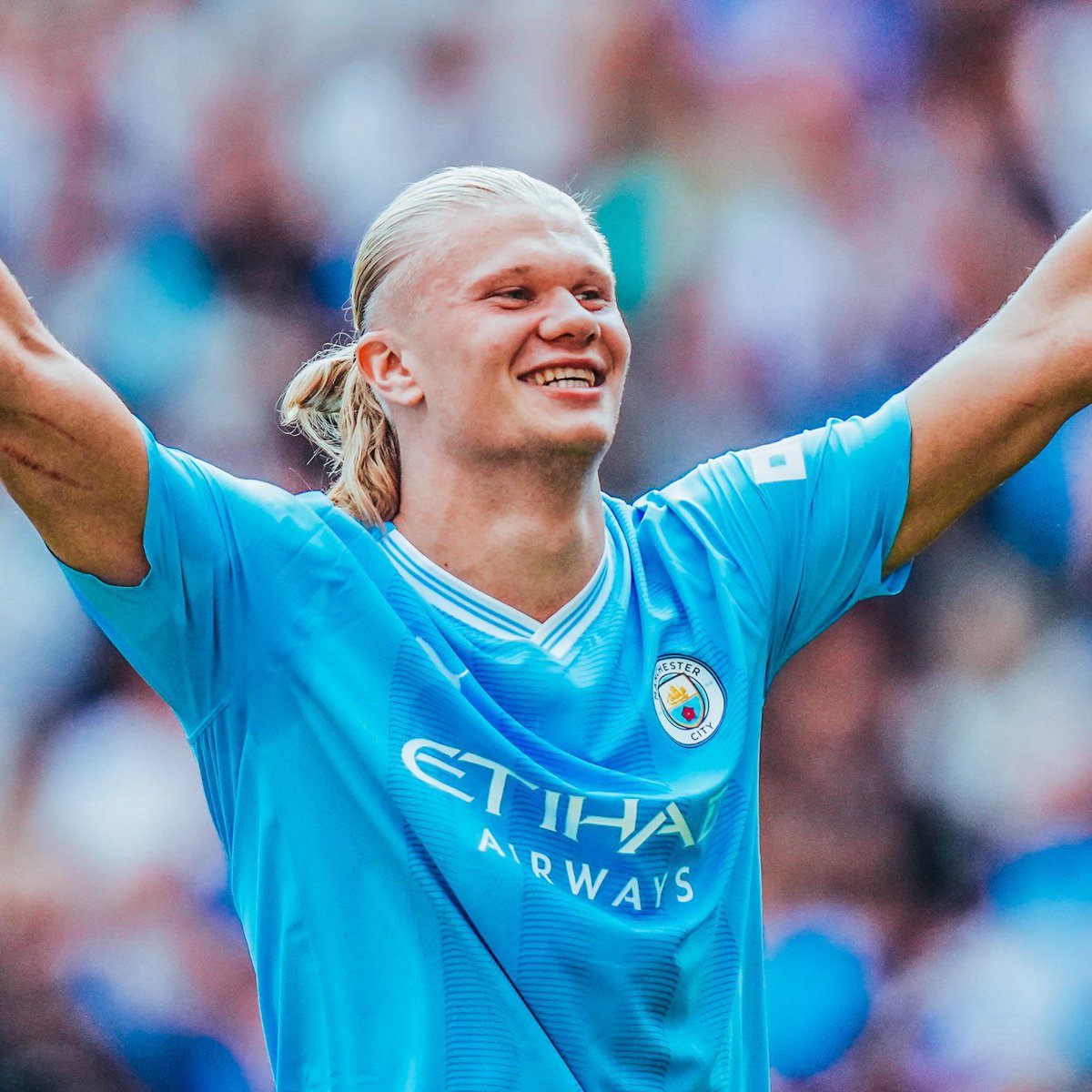 🚨 𝗚𝗜𝗩𝗘𝗔𝗪𝗔𝗬: If Erling Haaland scores 𝗙𝗜𝗥𝗦𝗧 against Everton today, we’ll giveaway a brand new Premier League shirt of your choice. 🔥 𝗧𝗼 𝗲𝗻𝘁𝗲𝗿: 1⃣ 𝗥𝗧 this tweet. 2⃣ 𝗙𝗼𝗹𝗹𝗼𝘄 this account Winner announced after the game, good luck! 👊