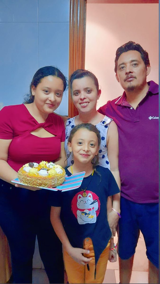 @ideal_granada ❤️ Joseline y su familia, además, necesita ayuda. Están a punto de perder su casa y están muy preocupados. Ojalá haya alguien por aquí capaz de obrar un milagro tan grande como nacer. RT!