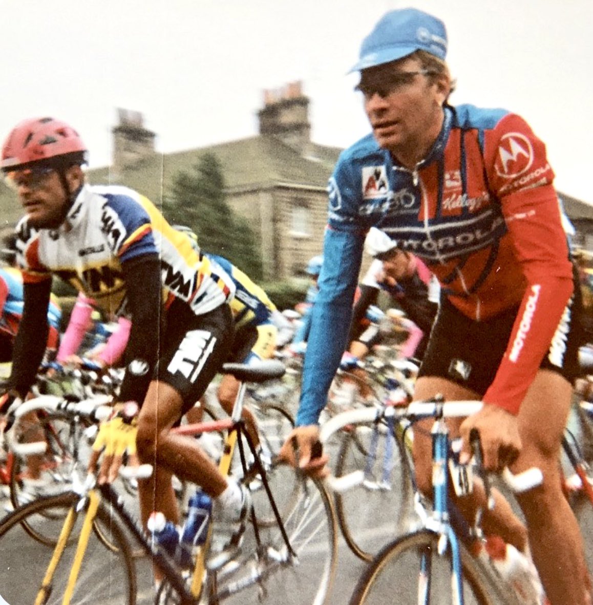 Dag Otto Lauritzen and Sean Yates passing through Harewood during the Leeds Classic, 1994. (Photo thanks to Martin Benson)