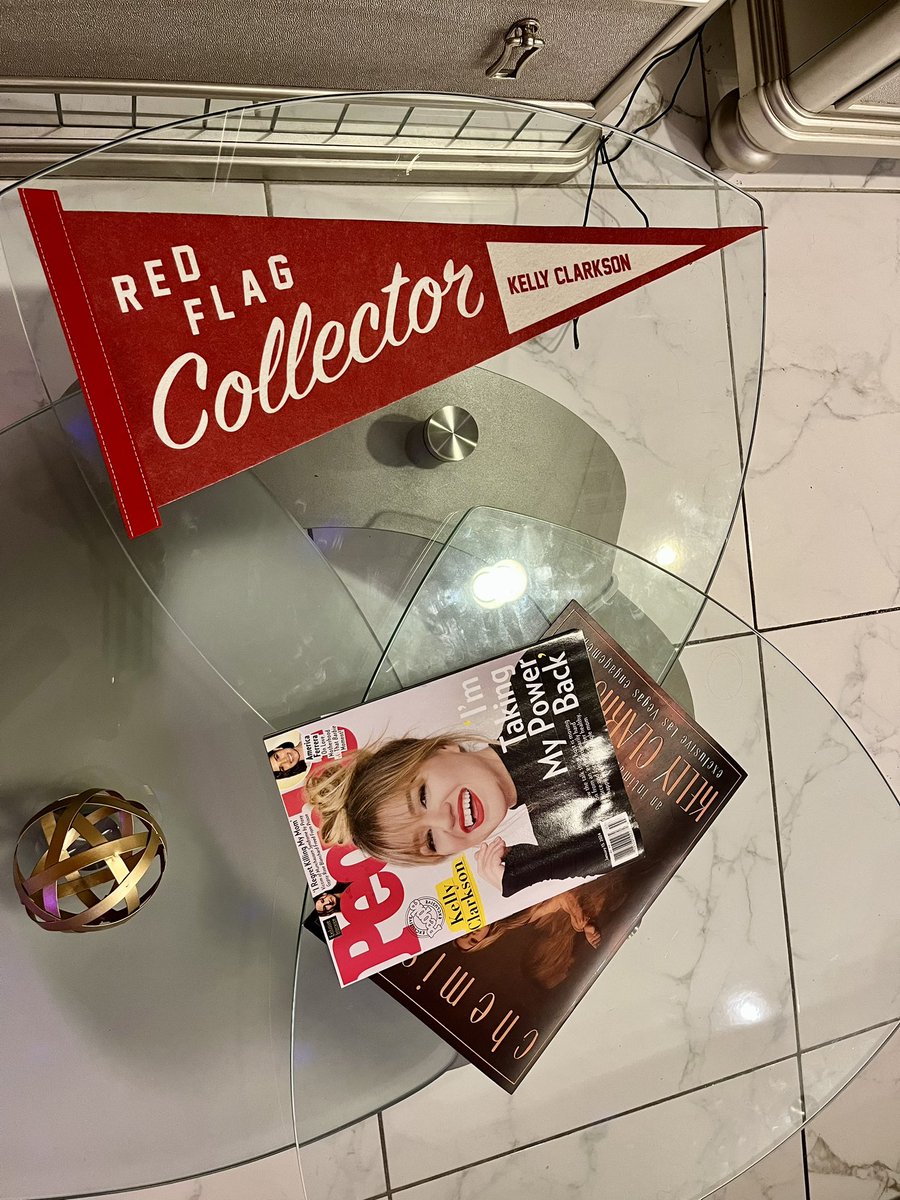 #kellyclarkson #chemistry #merch #redflagcollector #vegas #peoplesmagazine #covergirl #diva