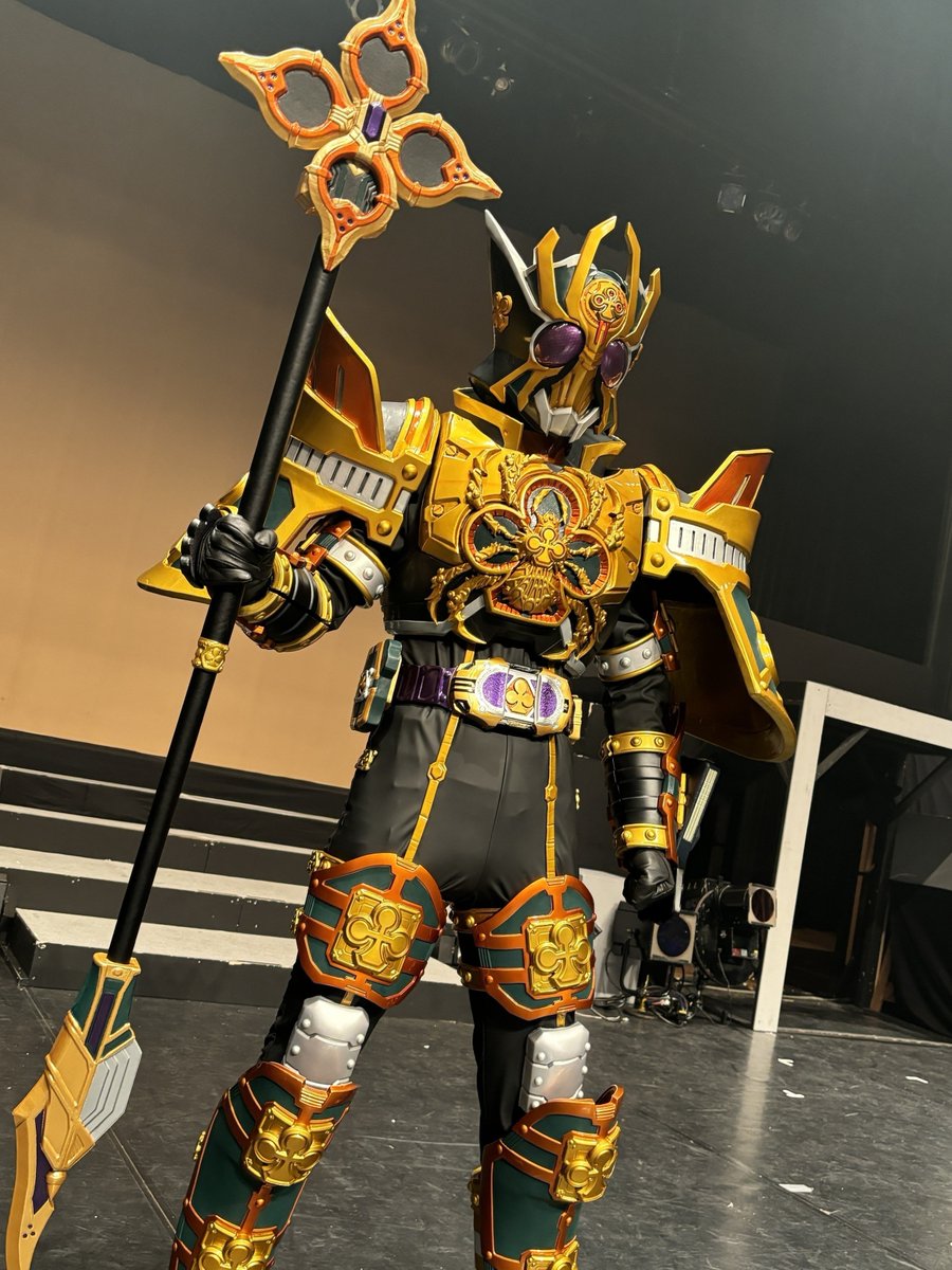 【情報解禁】
 本日開催の #仮面ライダー剣 20th Anniversary STAGE&TALK 兵庫公演にて
 #仮面ライダーレンゲルキングフォーム が登場！
 カテゴリーKと融合した最強のレンゲル、20周年のステージに降臨。
 #レンゲルキング
 #キングフォーム