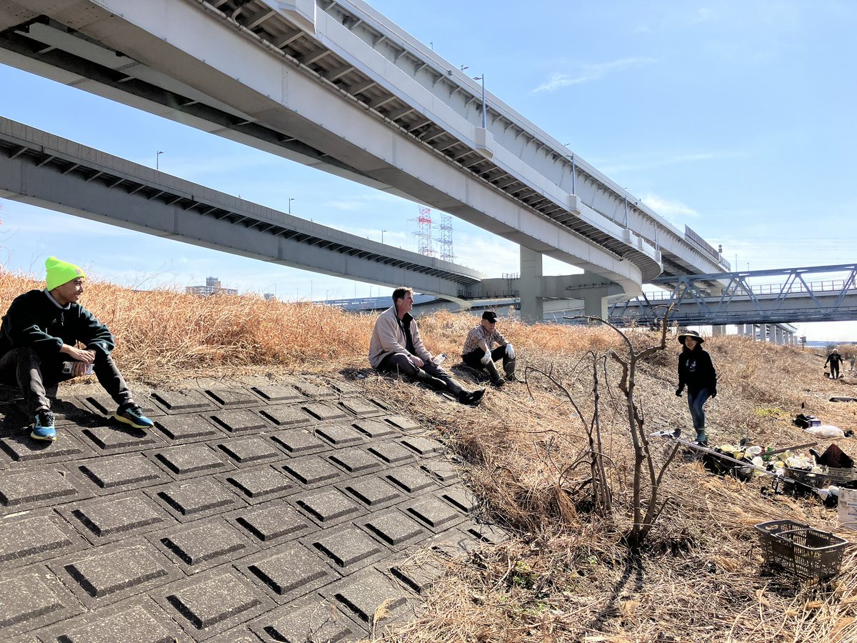 今日はtokyoriverfriendsの活動で荒川河口でガチゴミ拾い。
快晴微風の👍コンディションの下、7名のEco-warriorsでAggressiveにPick🆙🗑️
開始してらものの数分で写真の有り様。
最後まで居なかったので結果は後ほど。
#tokyoriverfriends
#プロギング