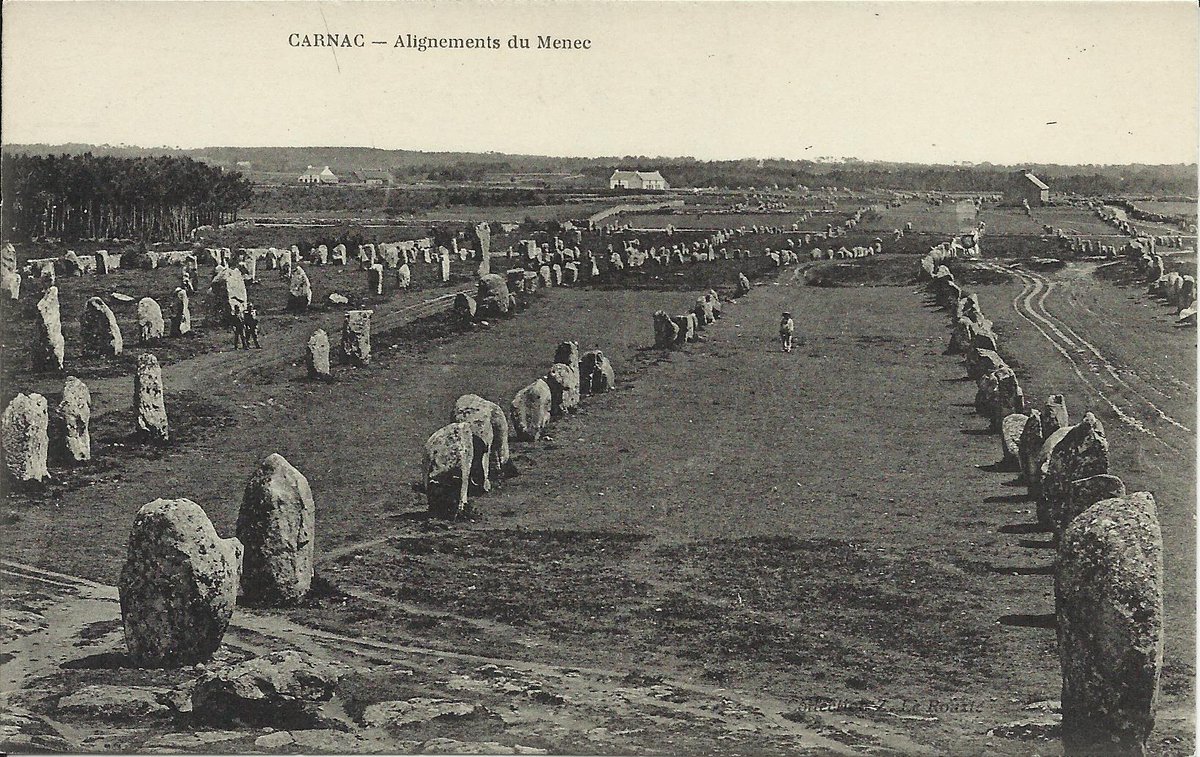 This early panoramic view by local archaeologist Zacharie Le Rouzic is a good attempt at showing the extent of the alignments at Menec in Carnac but their true scale can only really be seen on modern aerial photographs. 12 rows of over 1,000 menhirs running for a kilometre.