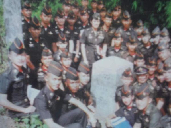 Tv5hdOnline's tweet image. เรารักทูลกระหม่อมอาจารย์📷
เป็นเวลากว่าสี่ทศวรรษที่ พลเอกหญิง ศาสตราจารย์ ดร.สมเด็จพระกนิษฐาธิราชเจ้า กรมสมเด็จพระเทพรัตนราชสุดาฯ สยามบรมราชกุมารี ทรงมีพระมหากรุณาธิคุณในการเป็นทูลกระหม่อมอาจารย์ของเหล่านักเรียนนายร้อย ตลอดระยะเวลาที่พระองค์ทรงสอนจวบถึงปัจจุบัน…