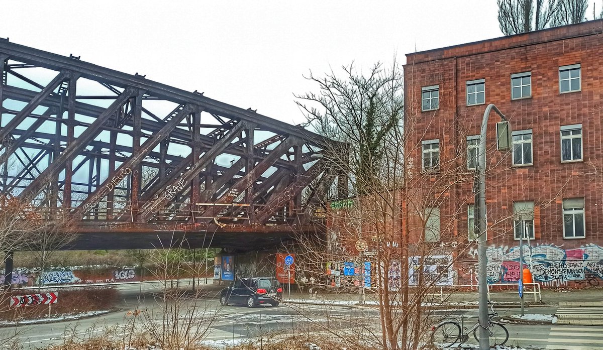 Der einzige Kreisverkehr im #Wedding unter den Liesenbrücken #Gesundbrunnen