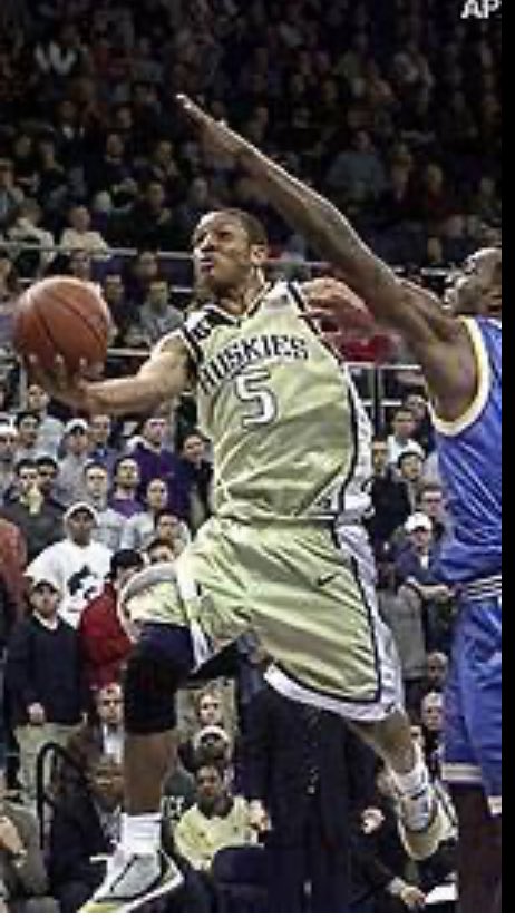 malthauser's tweet photo. @isaiahthomas Remember when @CHILLCONROY was wearing the ginger 16s? 🔥 https://t.co/Nstt5aEhev