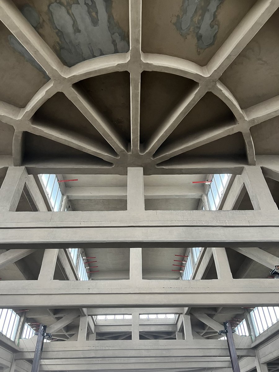 Rubbish skiing so visited the Lingotto factory in Turin, amazing concrete! atlasobscura.com/places/fiat-li…