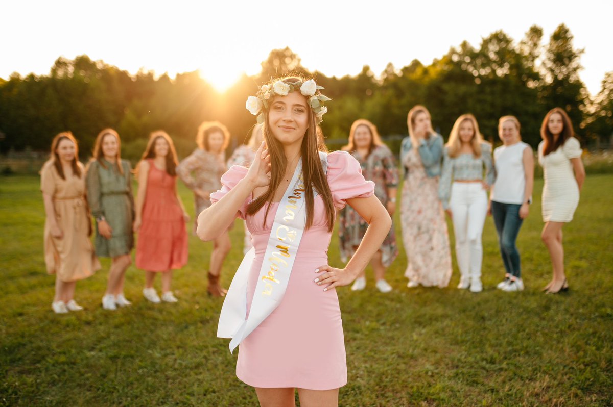 The memories created during this special gathering, with Agata in her beautiful pink dress,are sure to be cherished by all who attended.
#AgatasHenDo #PinkDressCelebration #BrideToBe #HenPartyJoy #MemorableMoments #FriendsAndFun #WeddingCountdown #BacheloretteBliss #PartyInPink💕