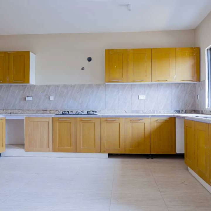 KAkintobi's tweet photo. 1, 2, and 3 bedroom apartments in Surulere all ensuite with facilities including swimming pool, gym, club house, elevators, pharmacy and shopping plaza amongst others. https://t.co/zUTD6DbCCf