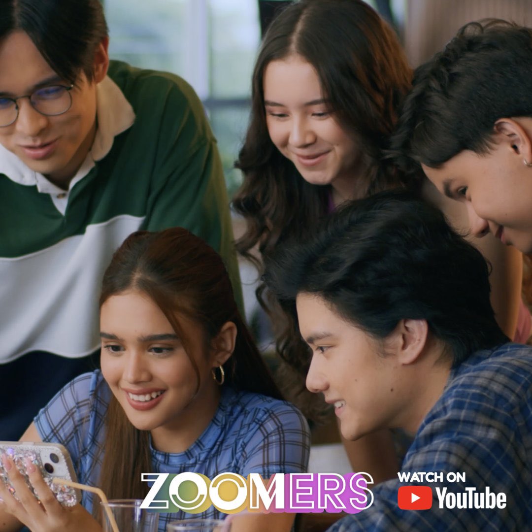 CrizVeyTrends's tweet photo. What's your thoughts sa pag kakaibigan ng ating five leads?  It will be good or nah? 

JiHope First Hug
#Zoomers https://t.co/5jEbwARA9Q