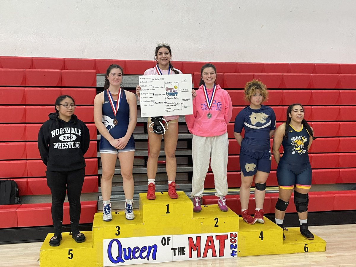 It Was a Great week to be a Blue Devil!
Wednesday 50-25 win over Middletown
Saturday Highlander Tournament 🥈
B. Wright 🥇
J. Boucher 🥇
N. Passalugo 🥈
Z. Musshorn 🥉
C. Theriault-Dinielli 🏅4th
H. Krystock 🏅4th
J. Lamb Alvarado🏅4th
Sunday Queen of the Mat
K. Fangiullo 🥈