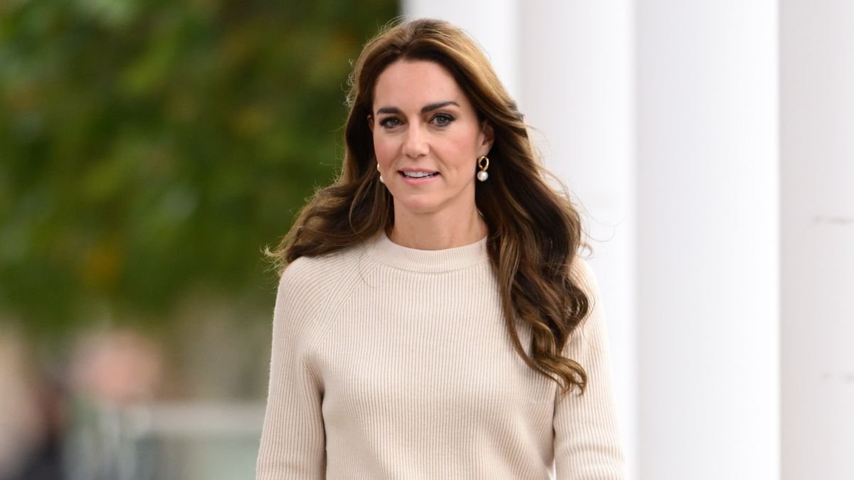 #BREAKING : Kate Middleton Released From Hospital After Abdominal Surgery
#KateMiddleton #AbdominalSurgery #RoyalFamily #England
