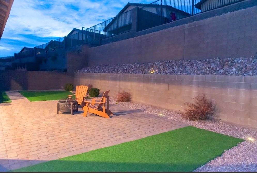 AlmaBanksEXP's tweet photo. New listing for $828,995 on 133 Southern Peach St,  Las Vegas, NV. 3 bed/2.5 baths, 3 car garage, built 2021 in a gated community in Summerlin area : https://t.co/x4RWs4iPU0 https://t.co/9HCgq0xVED