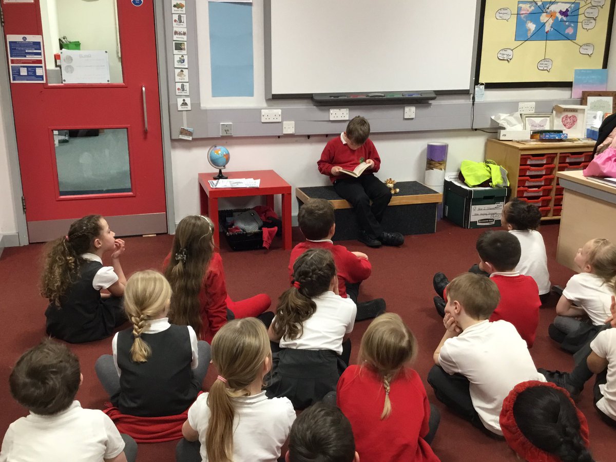 MoorlandsHudds's tweet image. Doing a great job reading and engaging his peers. The Enchanted Forest is a firm favourite in our class! 📖 #MPSY2 #MPSReading