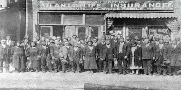 thagvsn's tweet photo. Alonzo Herndon, barber/entrepreneur opened his own shop in Atlanta called the Crystal Palace &amp; founded the Atlanta Life Insurance Company, one of the most successful black-owned insurance businesses in the nation. Atlanta’s wealthiest black citizen at his time of death. https://t.co/GWsnuRH9Cf