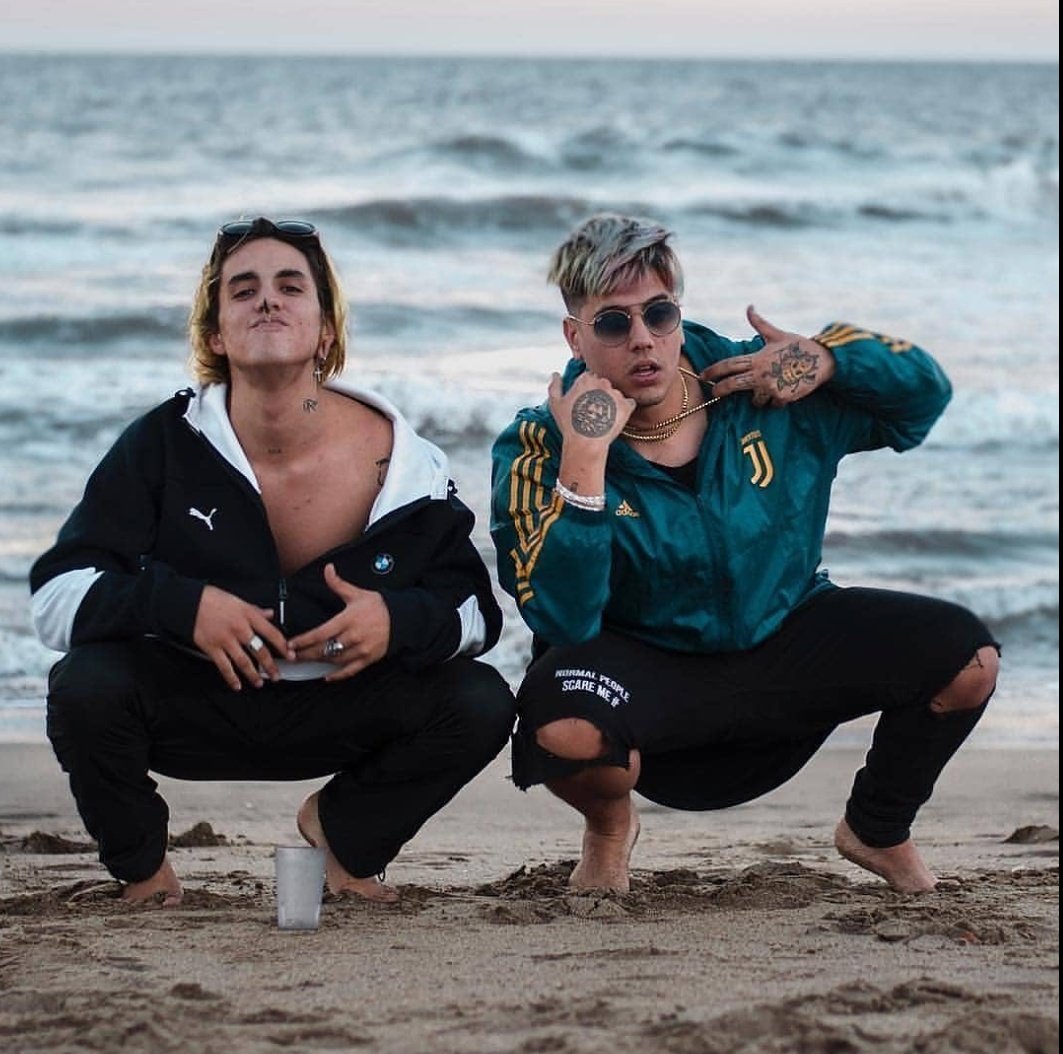 duko y cro sin tatuajes en la cara