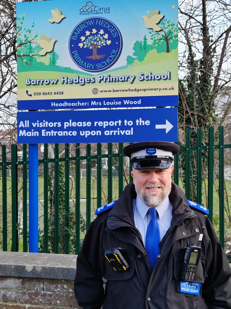 Carshalton South carried out a school talk to year 3 at Barrow Hedges School on staying safe and the role of a police officer