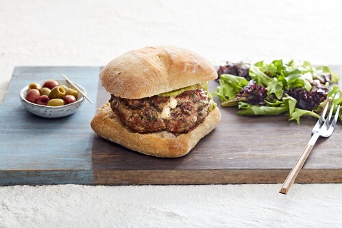WELSH LAMB AND FETA BURGERS 🍔 Score big with these tasty Welsh Lamb burgers - perfect to fuel your pre-game nerves as Wales face Ireland in today's #6Nations clash 🏉 C'MON CYMRU!! tinyurl.com/555rp254