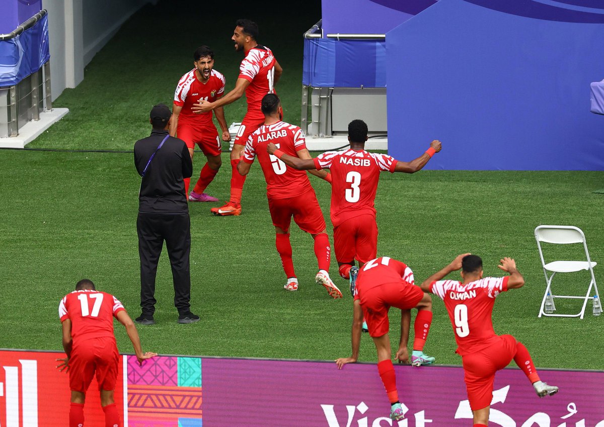فما حاجة منعرفش ❌
فما منسف منعرفش ✅