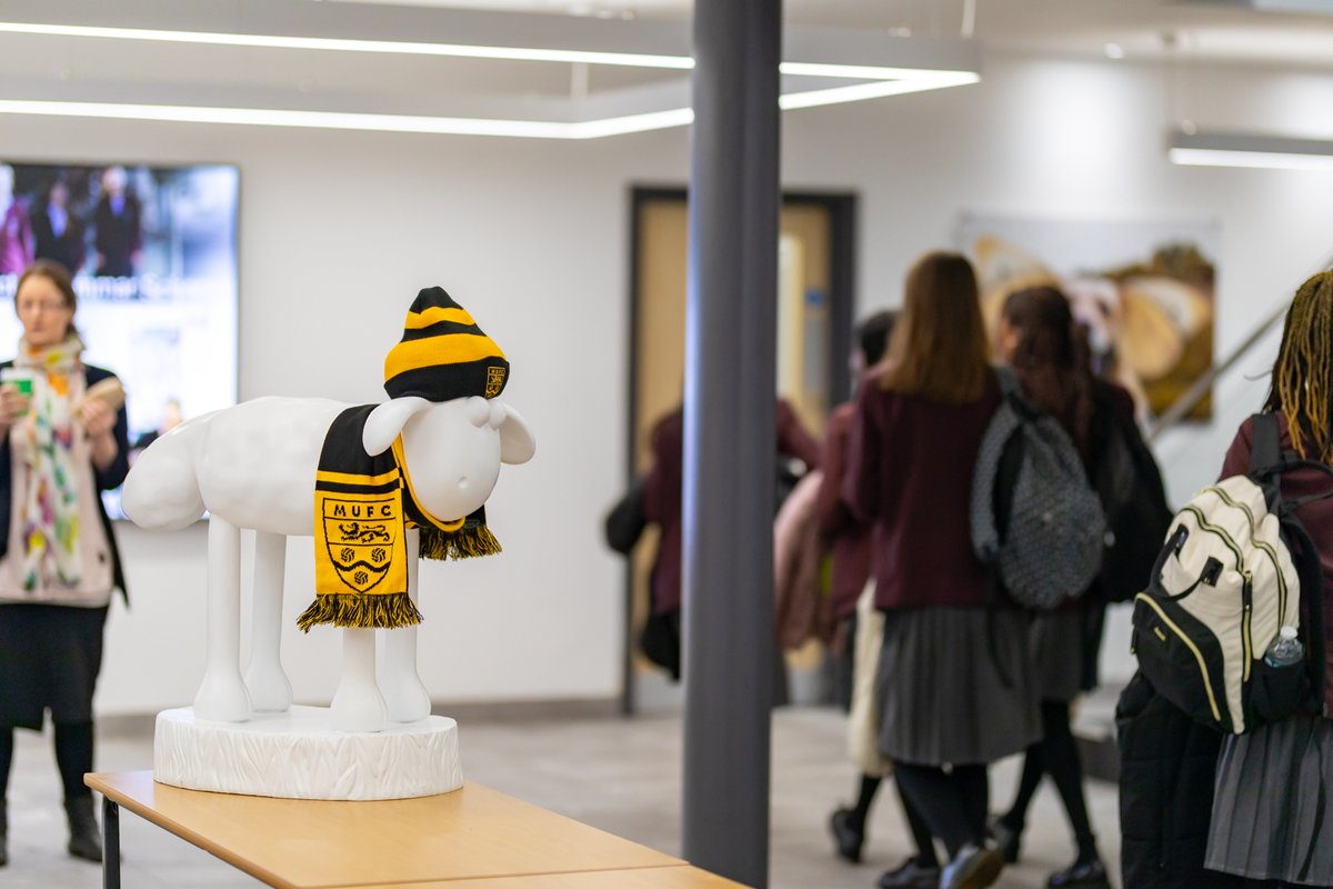invictagrammar's tweet photo. Today our little Shaun The Sheep was seen greeting students whilst proudly wearing the @maidstoneunited  team colours! Congratulations to the team for playing an absolutely phenomenal match!🏆
@shaunheartkent @shaunthesheep @heartofkenthosp https://t.co/7rUrFd2EBx