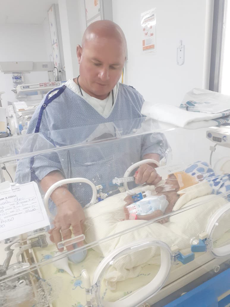 La batalla diaria de los profesionales cubanos de la salud es combatir para aliviar el dolor del pueblo Beliceño.

#CubaPorLaVida