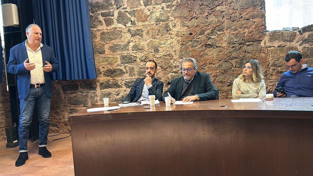 Il segretario territoriale <a href="/giannimus/">giovanni musumeci</a> è intervenuto ieri all'incontro annuale di <a href="/Assostampa/">Assostampa Sicilia</a> Catania, per portare i saluti della <a href="/UglCatania/">Ugl Catania</a> e il sostegno alla categoria dei giornalisti che vive le criticità della crisi dell'editoria e dell'incedere dell'intelligenza artificiale.