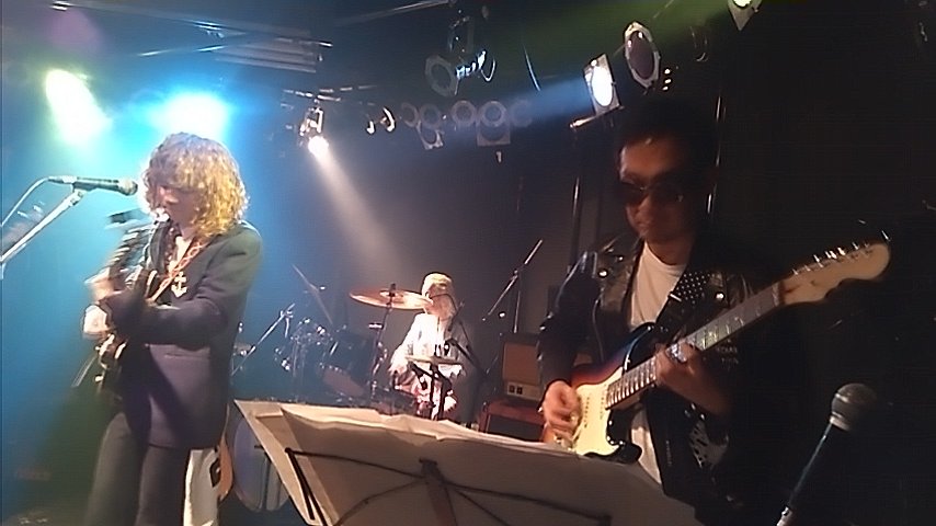 _spider_spider's tweet photo. 01/27長野SKY「僕たちのB面」参戦!③-1
Tom.(A面)!そこにある♪"ありふれた日々"!💗
Couji(A面)!前線が北上して♪"雨宿り"!💗
#TomBand.(Tom. B面)!暮れ行く"ありふれた日々"!💗
yamyさん(闇塩)!妖精舞う”春待つサクラ”!💗
Cから始まる(Couji B面)!4人のダイヤモンド"8%"!💗
出逢った人💗 https://t.co/BCAxu7dWUc