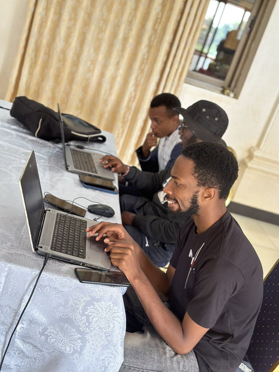 A huge shout out to all the developers who participated and brought their innovative projects to table during the FVM hack day 🚀🚀, All projects showcased the limitless potential of decentralized storage #Filecoin @Filecoin @FilFoundation @FilecoinAfrica