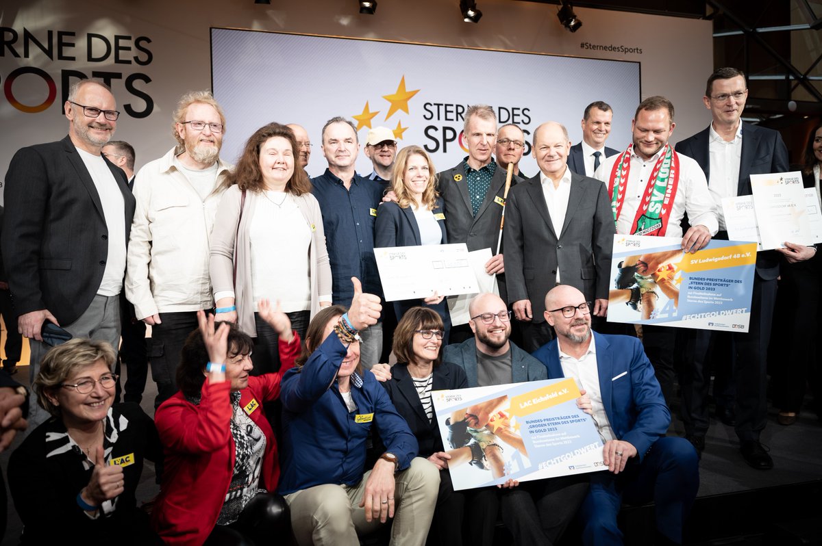 Unsere Gesellschaft ist undenkbar ohne Menschen, die sich in Vereinen für den Sport engagieren - vor allen Dingen die Ehrenamtlichen. Sie sind das Fundament. An all diejenigen, die engagiert sind: Wir brauchen Sie! Danke, liebe Sterne des Sports!