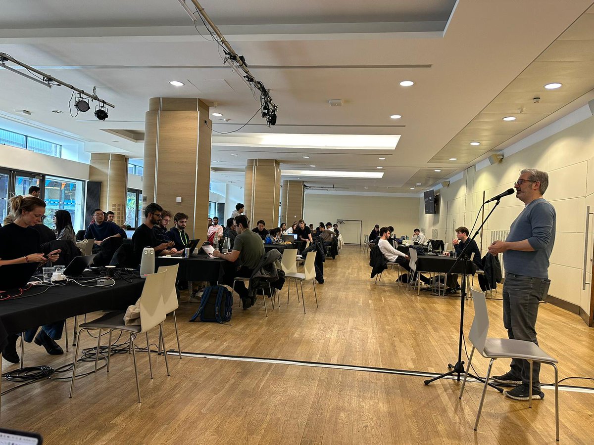 💥 SVV's <a href="/CianHughes/">Cian Hughes</a> judged the AI Hackathon at <a href="/imperialcollege/">Imperial College London</a> on Sunday.

The winners 'Beacon' used AI to recommend safe walking/ running routes in cities. 

Runner up 'InteliPlant' used an AI &amp; sensor-powered avatar mobile solution to manage house plants &amp; keep them alive.