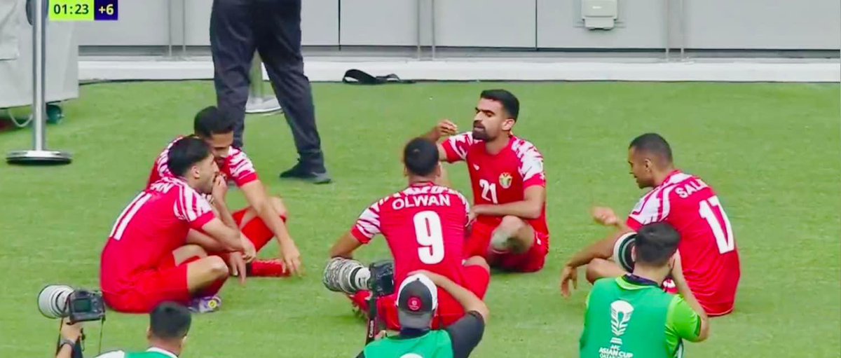 هذا هو إعجاز الأردن: بلد يولد من فكرة، فكرة تولد من رغبة، رغبة تنزع، تفكّر، تُرى، تُنحت بالأظافر، تُنبتُ الصحاري، تقاتل، وتصهر النحاس والحجر.. وتأكل الأسود حتى .