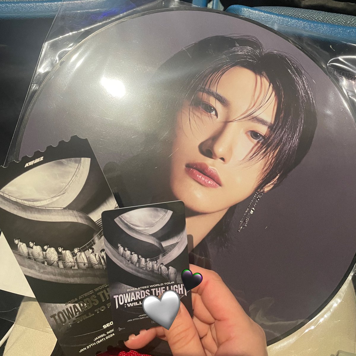atzSH_1117's tweet photo. 🗒240127
夢のソウルコン！本当に楽しかった🥹⭐︎
セトリ、セット、演出、衣装、何から何まで最高！✨ソンファさんの腹筋生で見れて大満足です😇沼深しATEEZ…一生ついて行きます✊🏻🤍 https://t.co/bajFz5lKfe