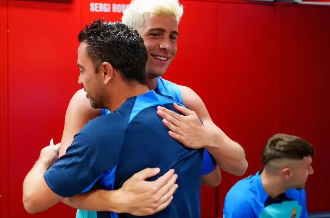 jessevalc's tweet photo. 🚨 EXCLUSIVA 🚨 
Se filtra conversación de Sergi Roberto con Xavi Hernández:

-Sergi Roberto: ¿Qué debemos hacer para que te quedes?.  
-Xavi: "Ganen la Champions " 
-Sergi Roberto: "Ehhh bueno, te vamos a extrañar" https://t.co/XnSwEkKpSf