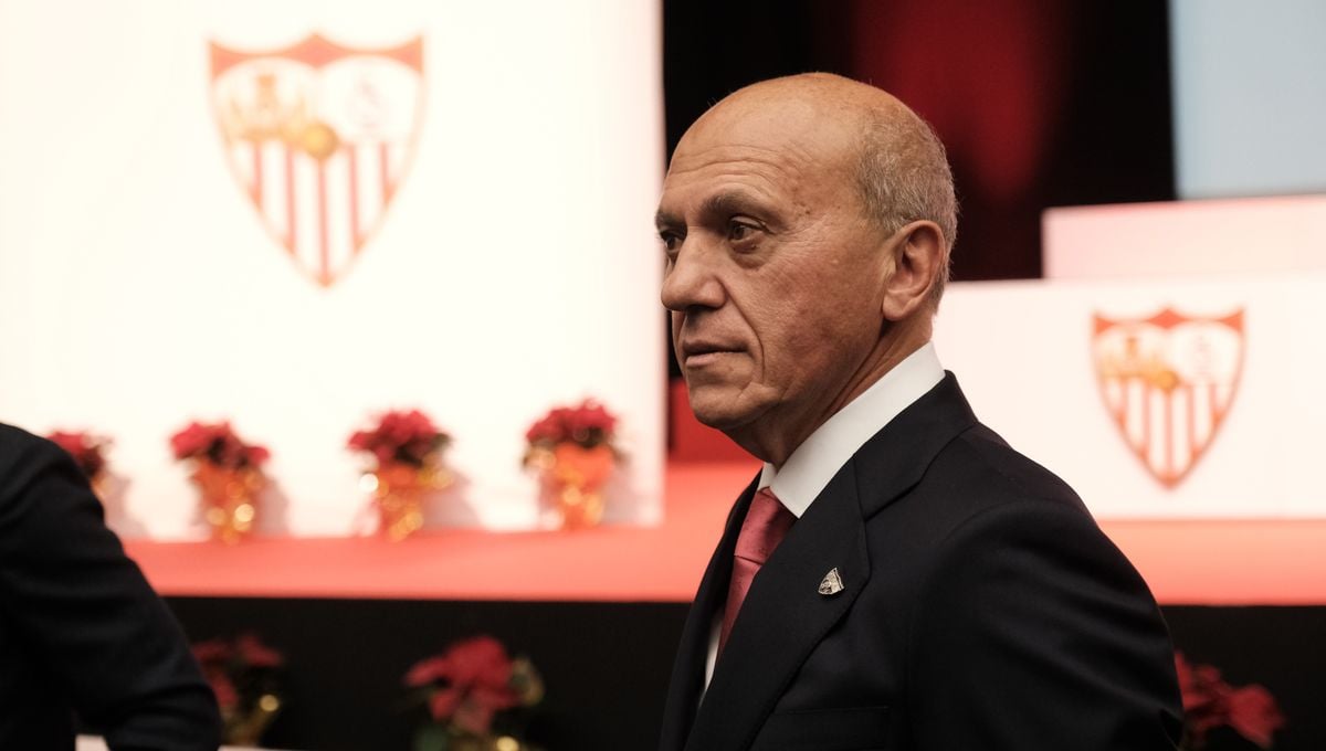 Salvemos al <a href="/SevillaFC/">Sevilla Fútbol Club</a>

Dada la situación crítica de nuestra entidad, invito a una reunión en la sede de la <a href="/PSanBernardo1/">P San Bernardo</a> a las familias Castro, Alés, Guijarro y Carrión el próximo miércoles a las 20:00 y, como moderadores, invito a los Presidentes de la <a href="/fpsevillistas/">F. Peñas Sevillistas</a>,