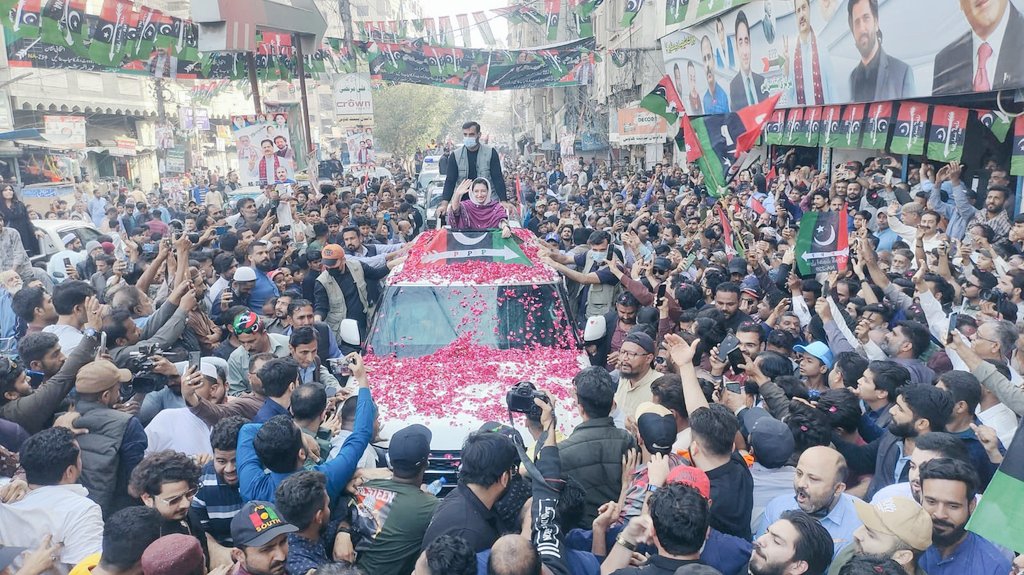 Balushihaider3's tweet photo. Bibi @AseefaBZ won the hearts of #Lyari all over again as she led an enormous rally to campaign for next PM @BBhuttoZardari 

#چنو_نئی_سوچ_کو https://t.co/IKLUEPu774