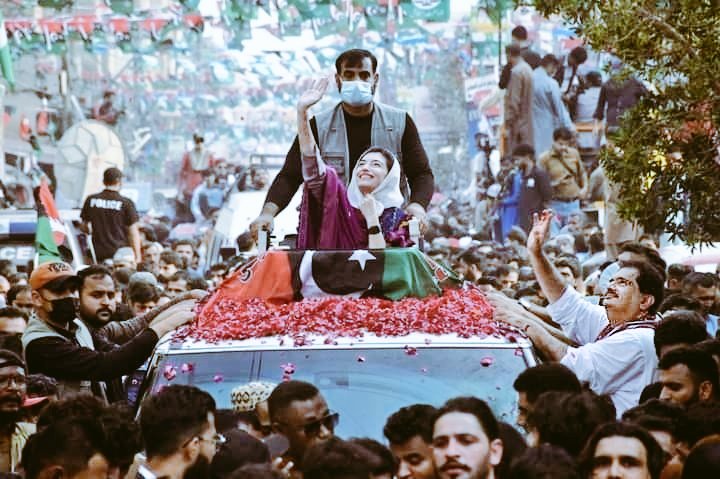 Balushihaider3's tweet photo. Bibi @AseefaBZ won the hearts of #Lyari all over again as she led an enormous rally to campaign for next PM @BBhuttoZardari 

#چنو_نئی_سوچ_کو https://t.co/IKLUEPu774