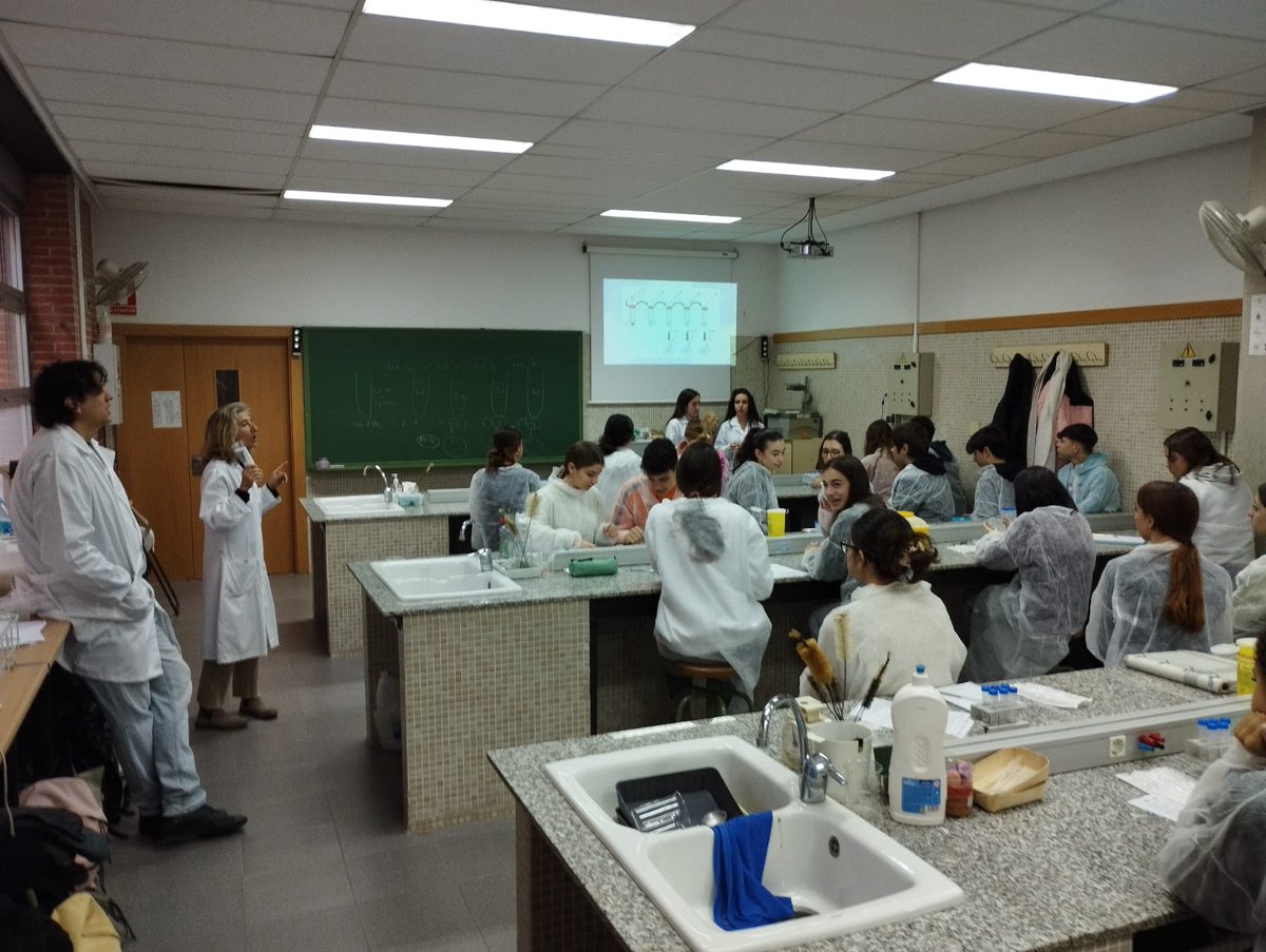 micromon_uv's tweet photo. Comencem Micromón 3.0 a @UV_EG Hui estem a @IBenicalap https://t.co/KpperVFGsJ