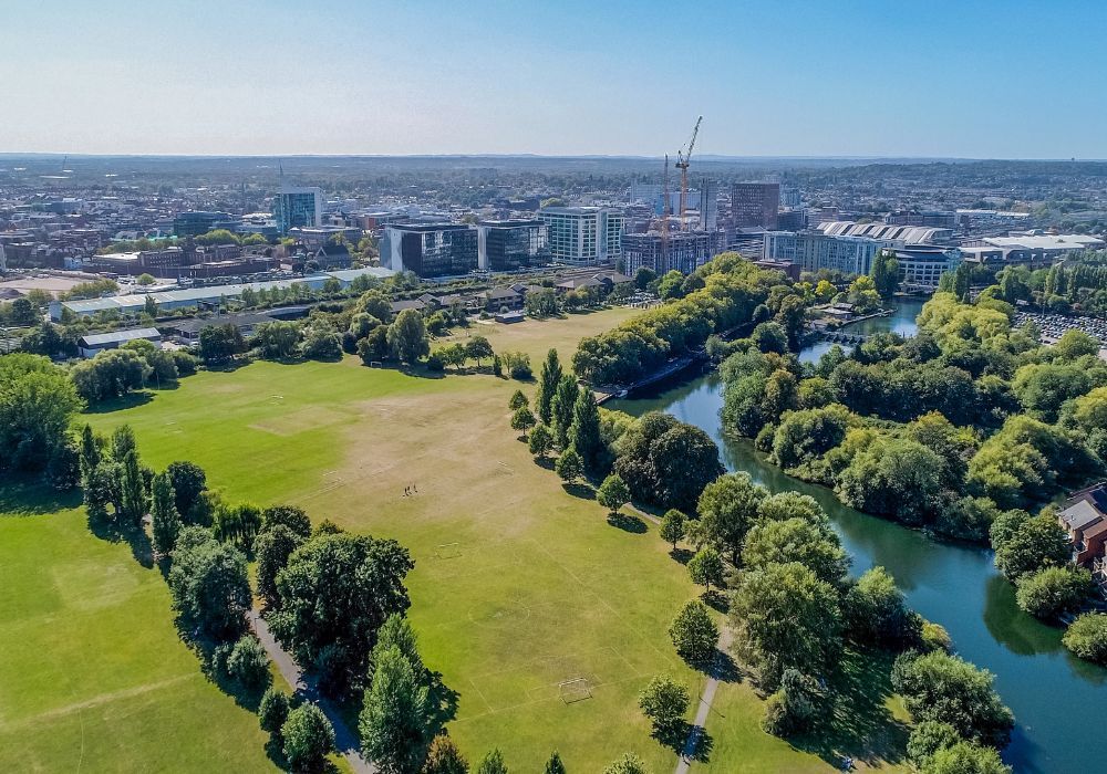 We are experiencing an increasing number of corporate guests choosing to stay at our Reading service apartments over London. They are stating value for money, larger rooms and more green space as the driving factors.

Read our blog  -
buff.ly/3tWZ1IM

#servicedapartments