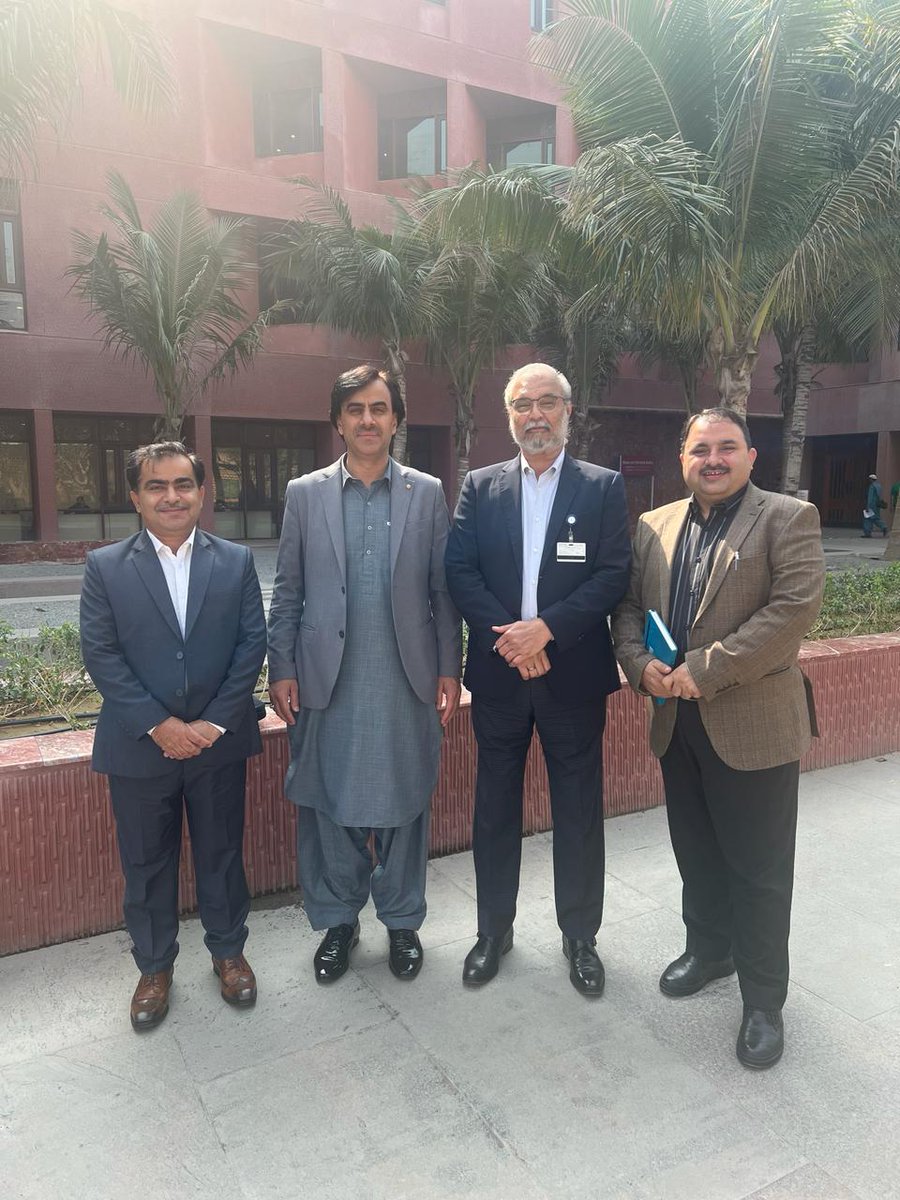 mumer_90's tweet photo. CoE WCH Pak team had an inspiring session with Secretary of Health, Balochistan in @AKUGlobal campus. The meeting was focused on strengthening support and forging impactful collaborations in routine immunization and MNCH. #ImpactfulPartnerships #HealthCollaboration #Balochistan https://t.co/8qLiNI1z9q